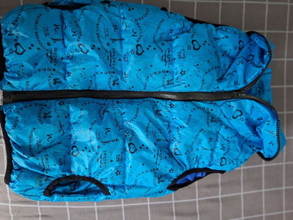 Дитяча синя жилетка