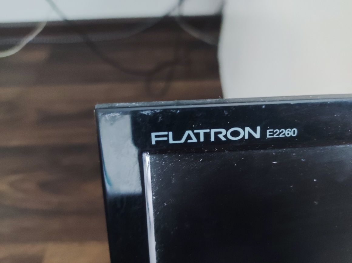Монитор LG flatron e2260v-pn