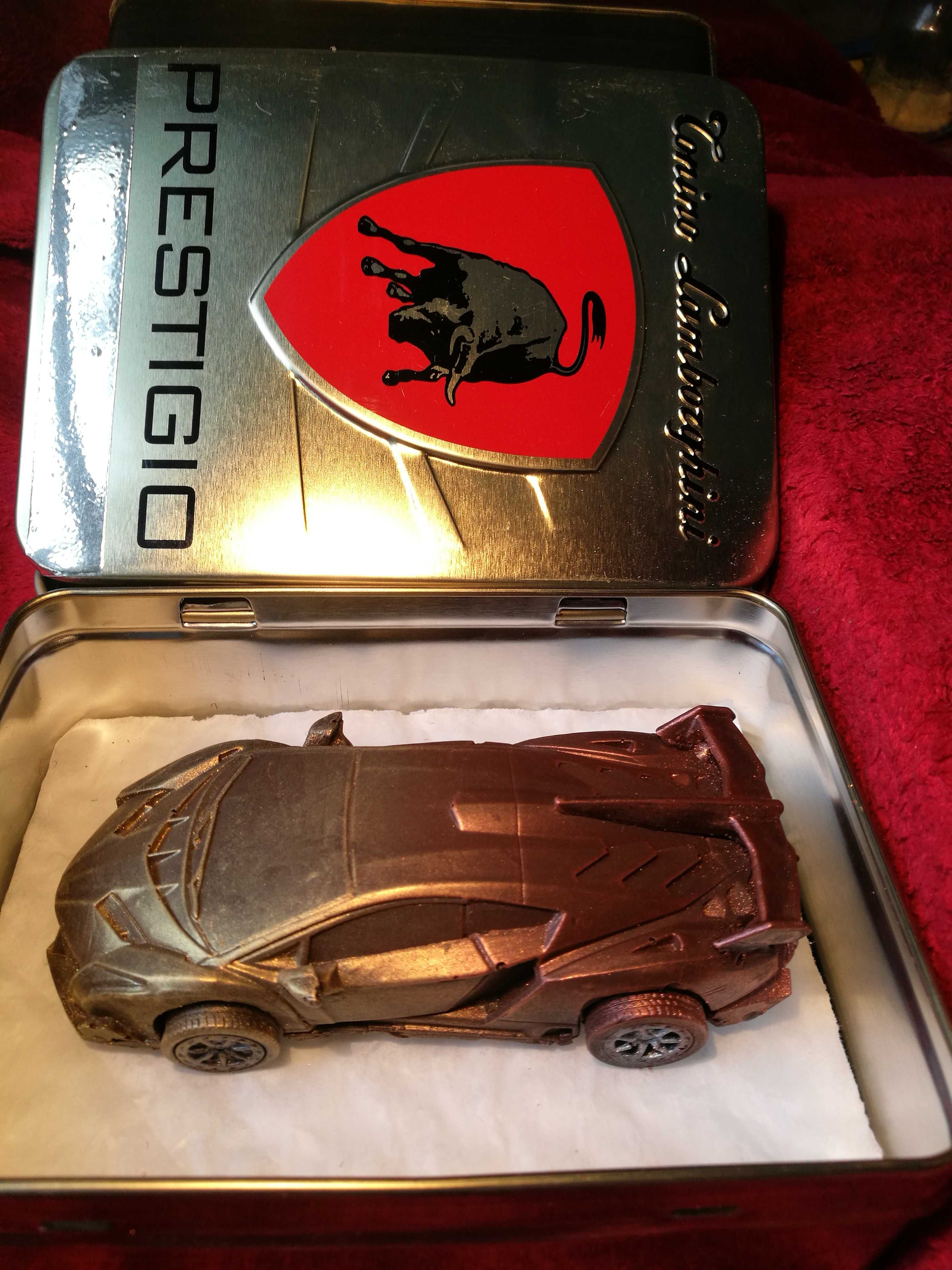 Samochód z czekolady Lamborghini prezent dekoracja na tort