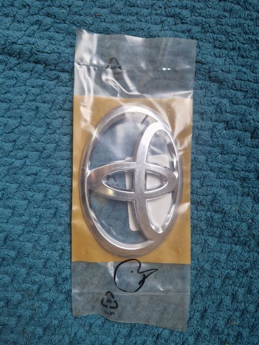 Emblemat Toyota 75431-0D050
