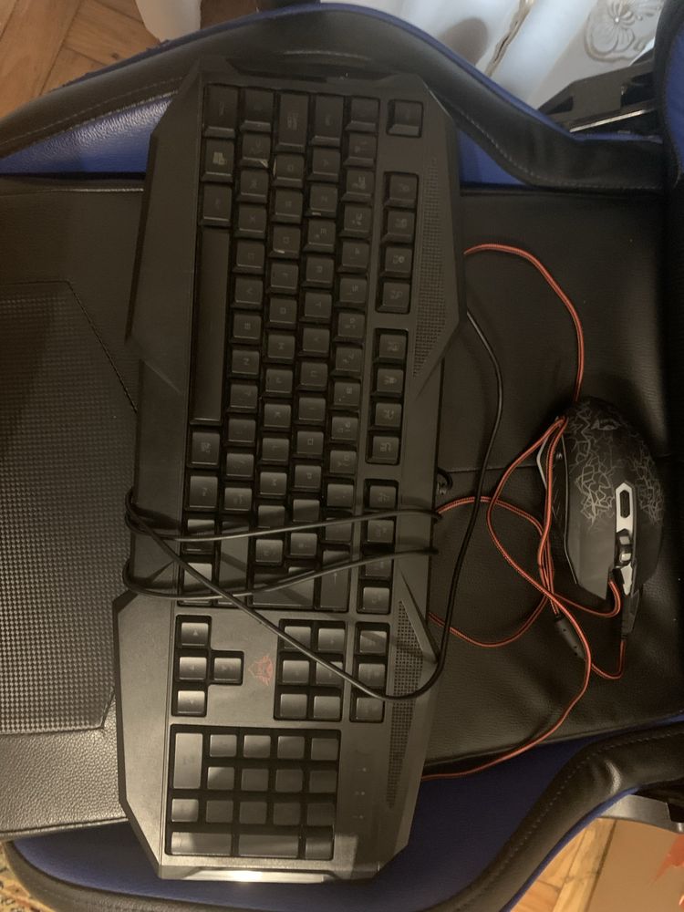 Teclado e maose esta novo