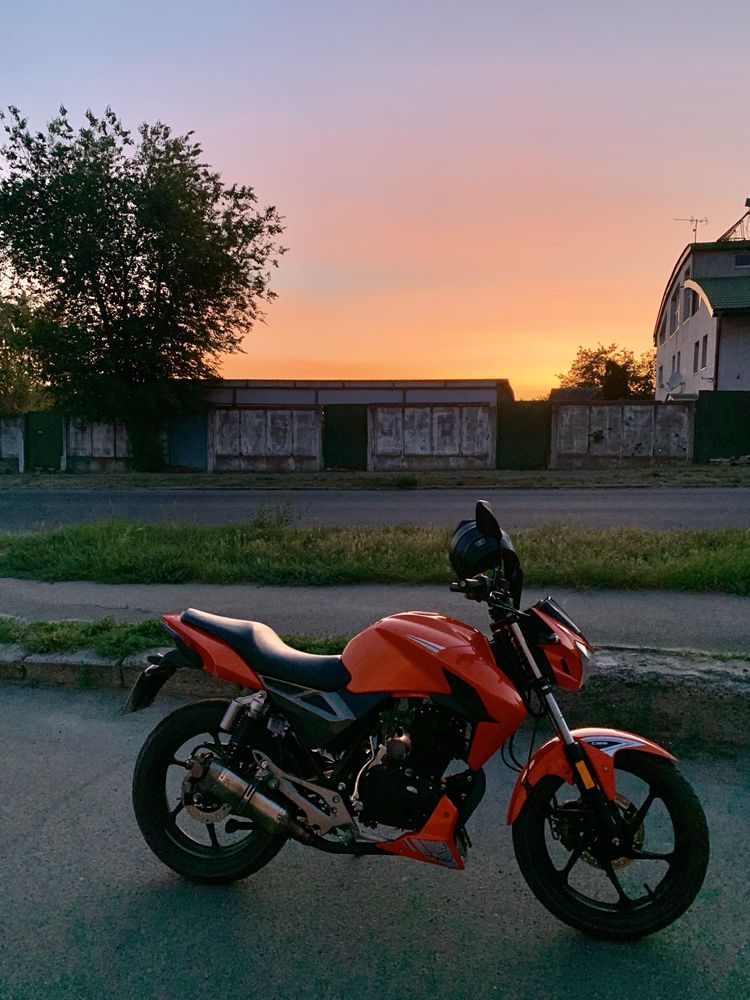 Продам обменяю мотоцикл Geon Pantera 200