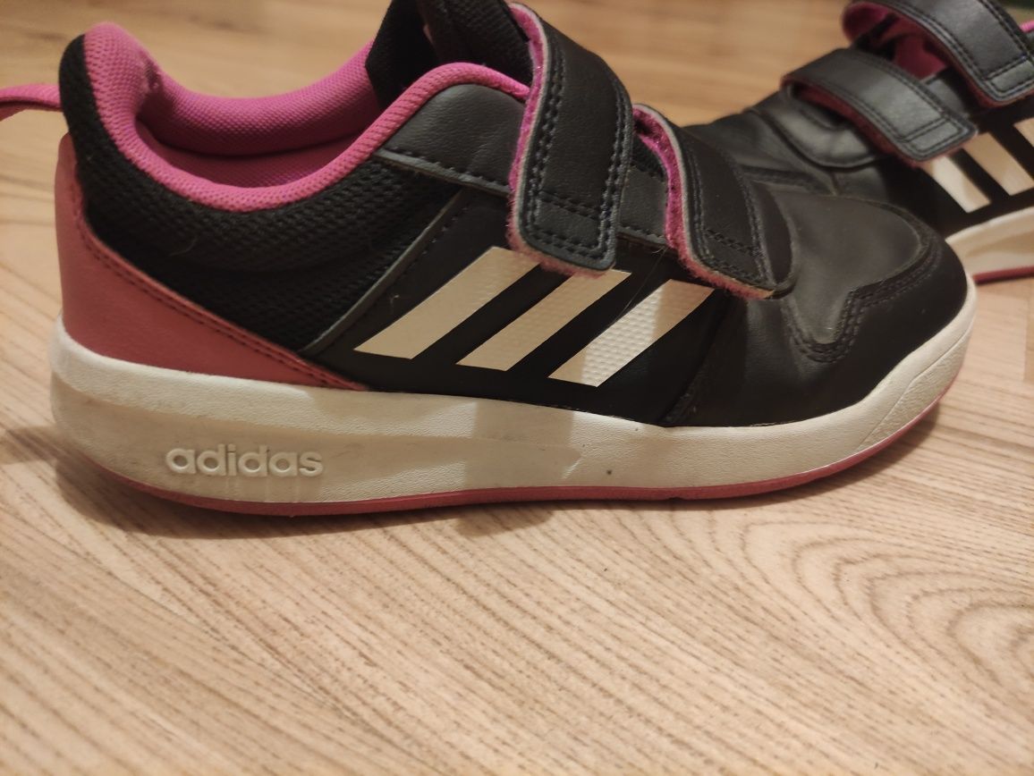 Buty sportowe Adidas rozm. 33