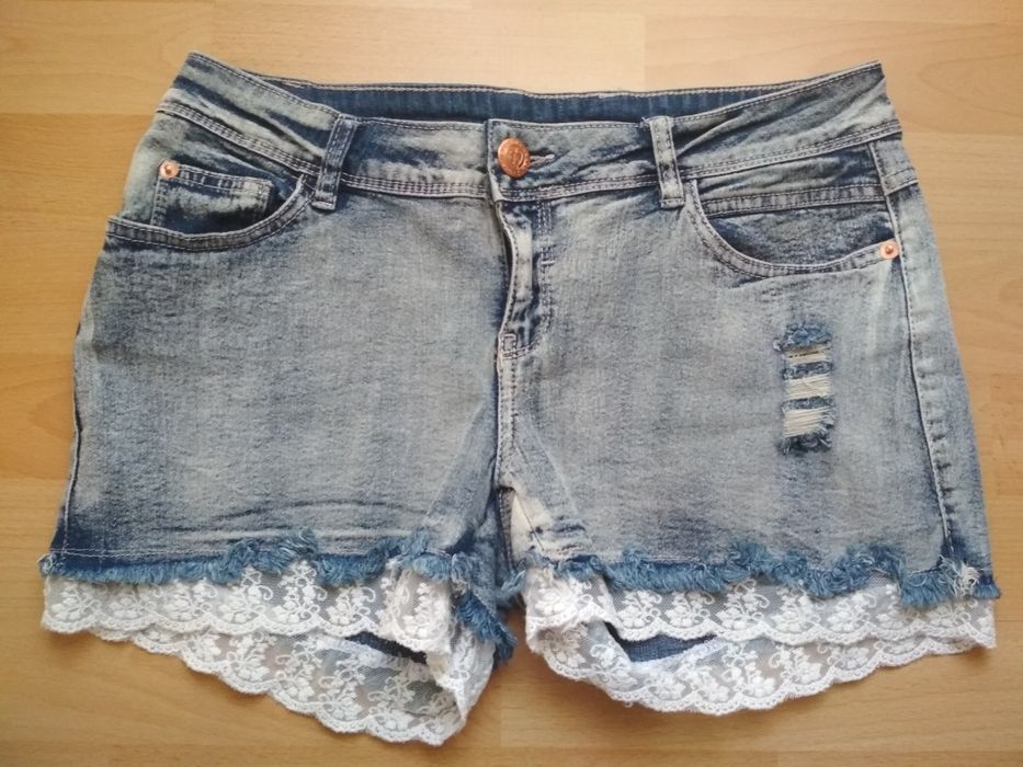 Szorty jeansowe damskie, koronkowe r. 38 Esmara