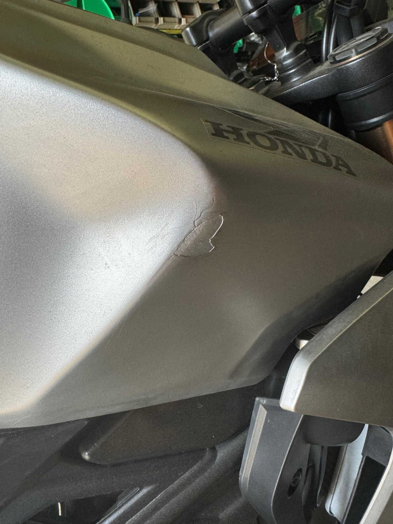 Honda CB300R Neo Sports Café Cinza 2000KMs