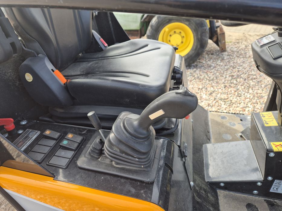 Ładowarka Giant G2500 przegubowa 4x4 udźwig 2200 kg finansowanie 0%