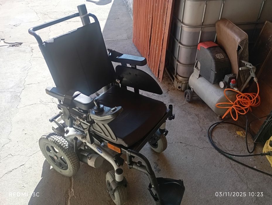 Cadeira elétrica Invacare com bateria nova e joystick