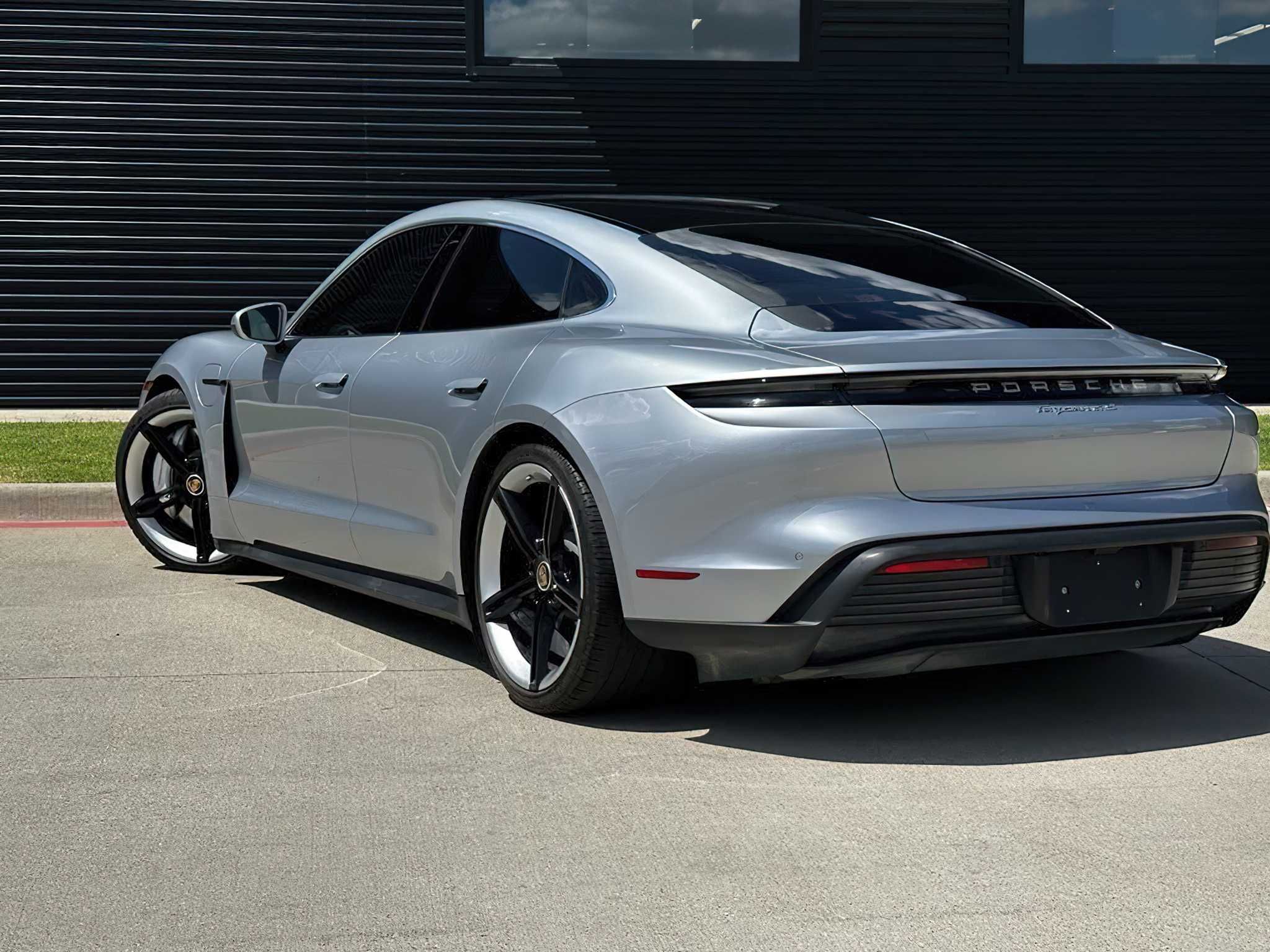 Porsche Taycan 2021