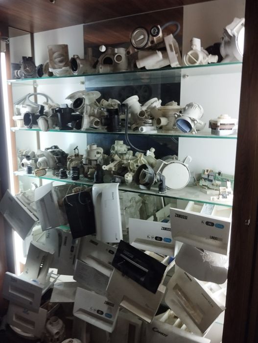 Люк на стиральную машину .Большой выбор запчастей.
Двигатель
Модуля
Ко