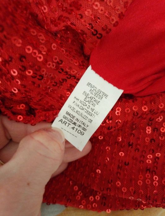 Piękna czerwona sukienka