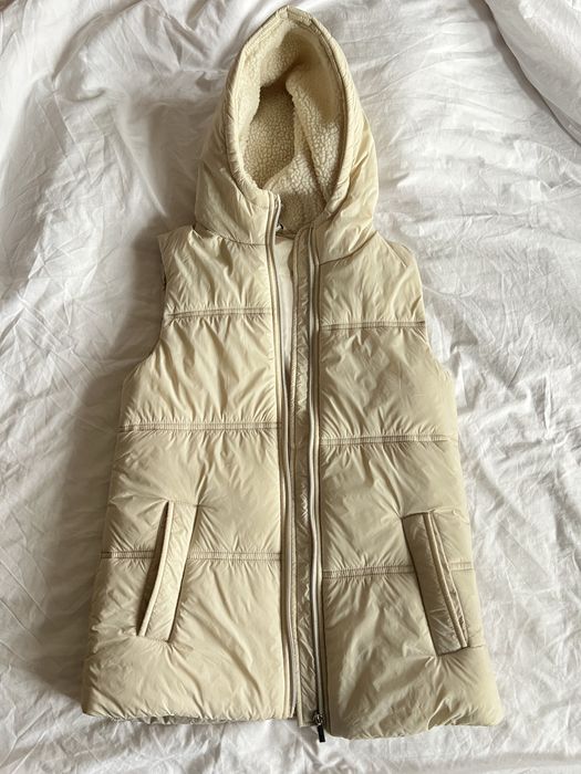 Дитяча жилетка з капюшоном