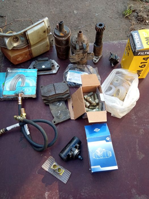 Запчастини москвіч 2140-412