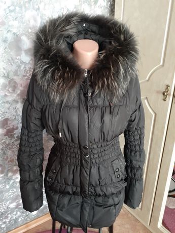 Куртка-пуховик удлиненная, р. М-L черная с натуральным мехом пальто