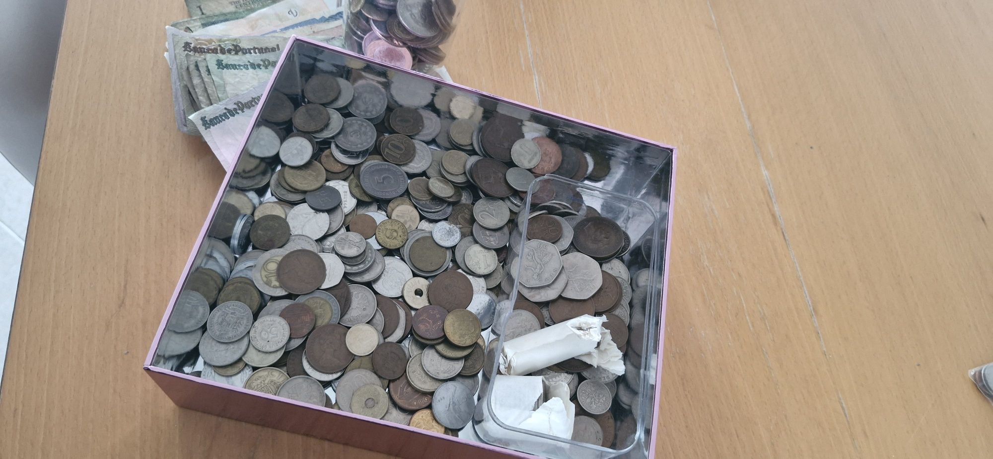 Moedas e Notas de vários Países