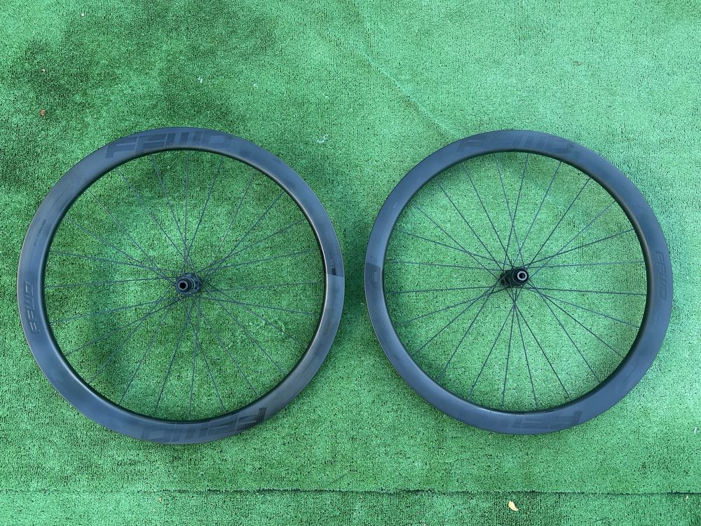 Rodas FFWD RAW 44 carbono