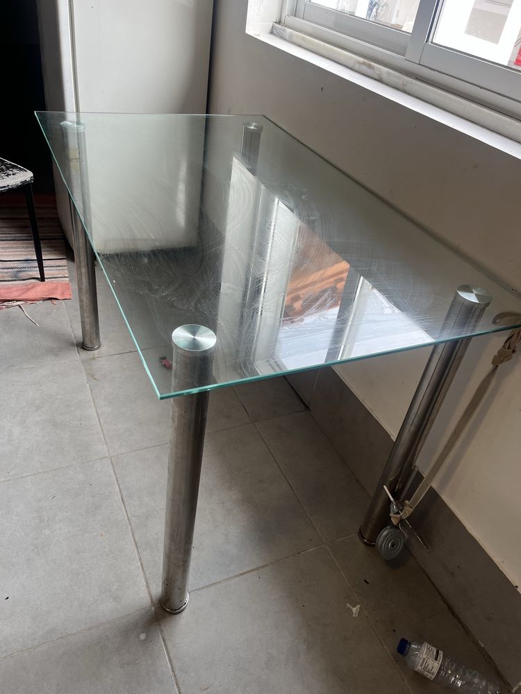 Mesa de vidro. Tamanho 1.20x0.70
