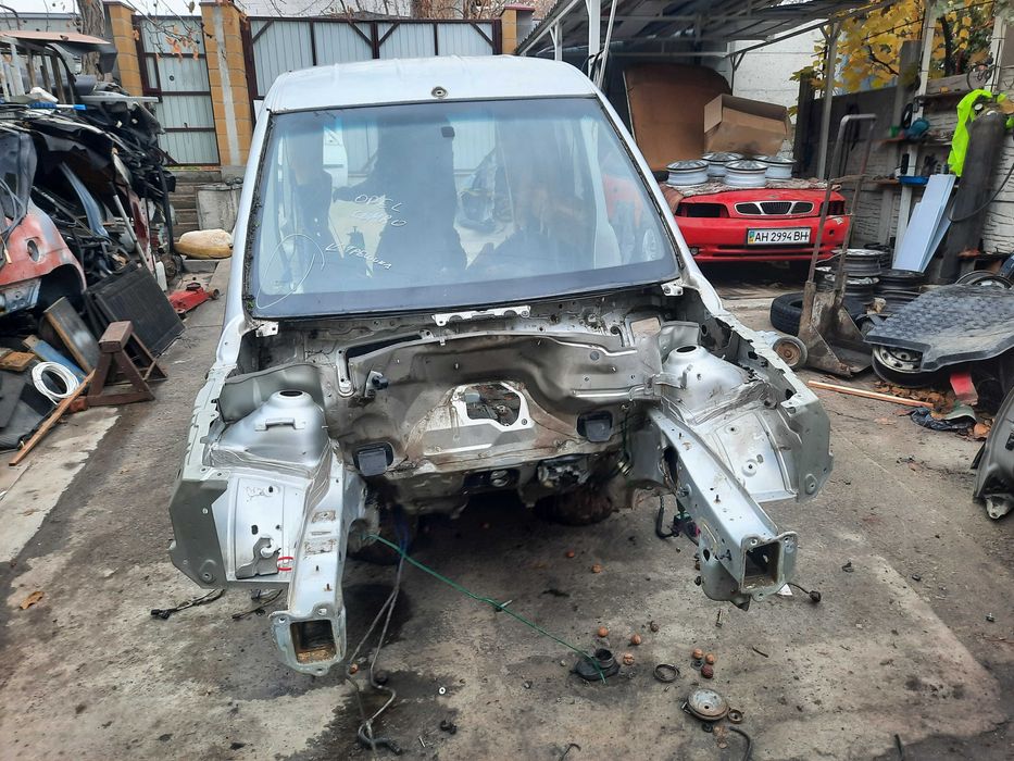 Капот кузов  РАЗБОРКА Opel Corsa Combo