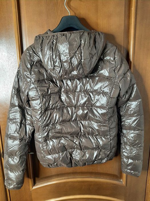 Куртка женская ,демисезонная . Размер S . Цвет коричневый .