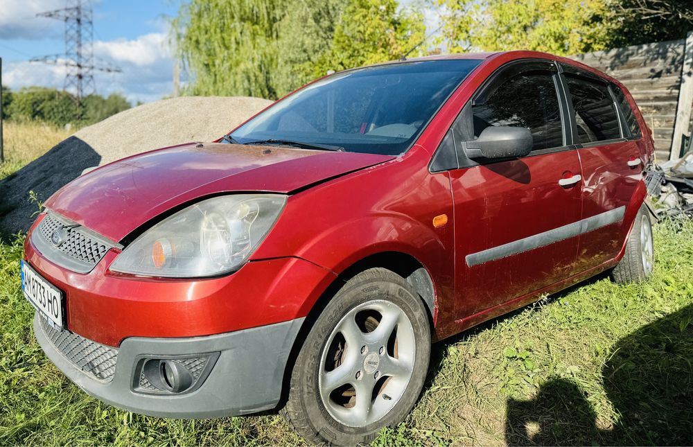 Продам Ford Fiesta 2006 рік 1.3 Бензин після ДТП!