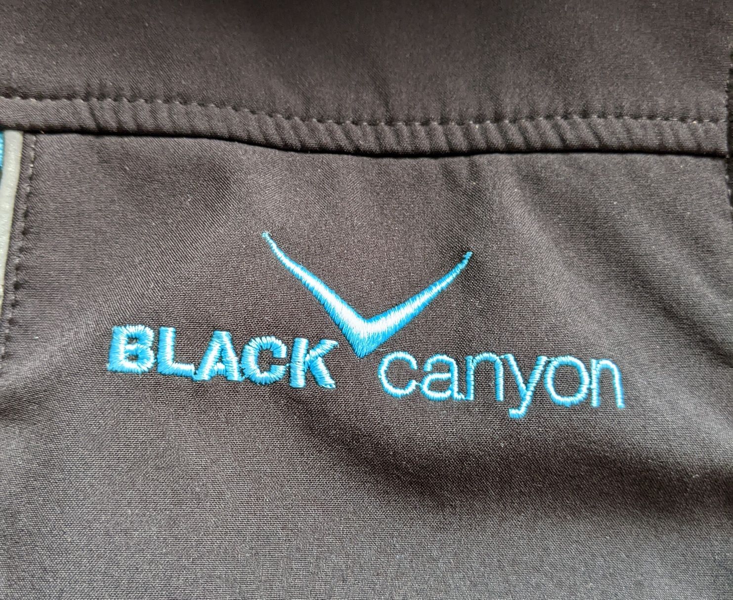 Куртка спортивна Black Canyon.