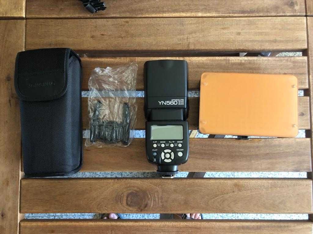 Tripé Manfrotto Compact Advanced e suporte flash holof