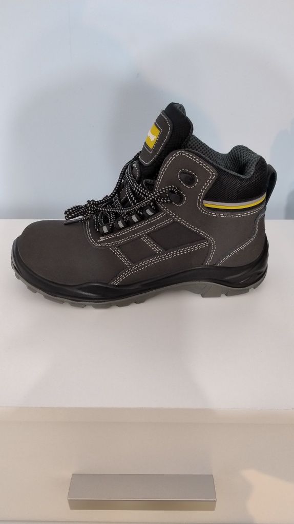 Buty robocze Lahti Pro S3 SRC za kostke. Nowe