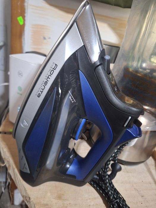 Rowenta  żelazko parowe, 2700 W