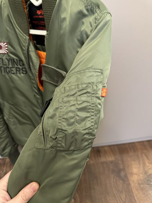 Бомбер Alpha Industries Flying Tigers