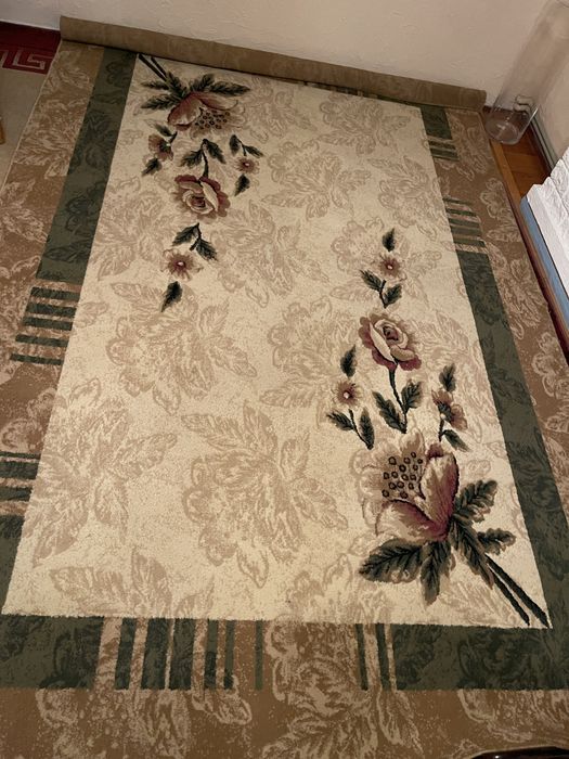 Красивий килим 2.0/3.0 в ідеальному стані