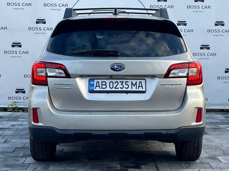 Subaru Outback 2015року 2.5 бензин