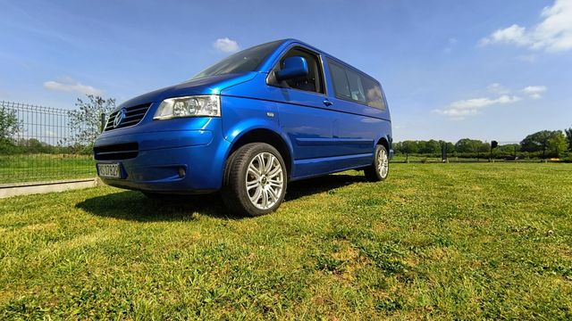 Volkswagen T5 caravelle