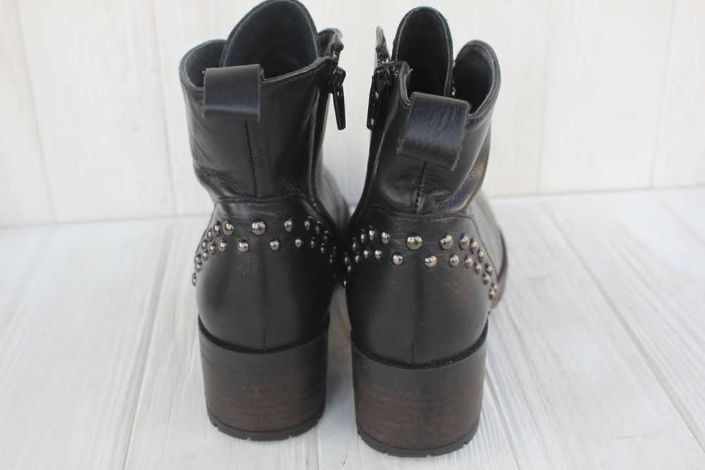 Ботильйони B&Co шкіра Італія 37р черевики ботильоны ботинки