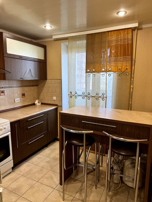 Продается 3к квартира (Возможна продажа по Євідновлення)