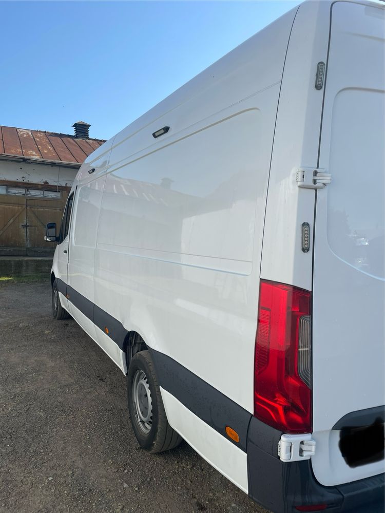 Mercedes-Benz Sprinter 907 long