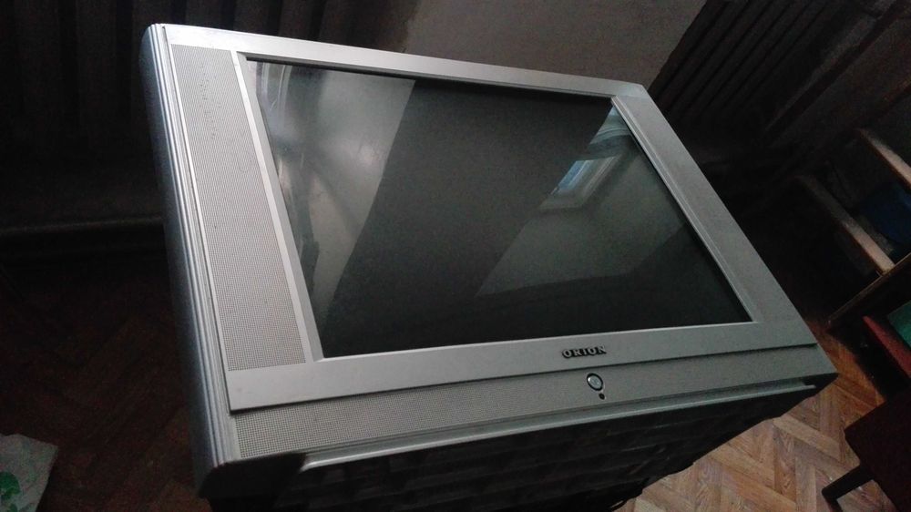 Телевизор 72 смв комлекте ДВД с Караоке и Микрофоном и  Пульты