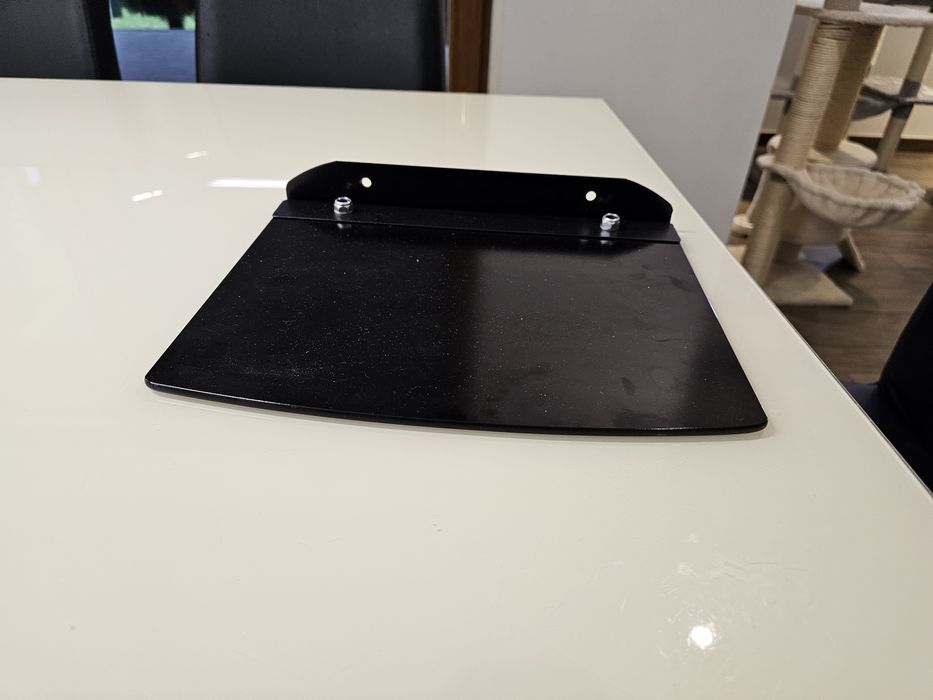 Półka szklana ścienna