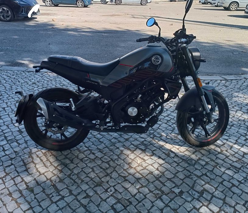 Benelli Leoncino 125