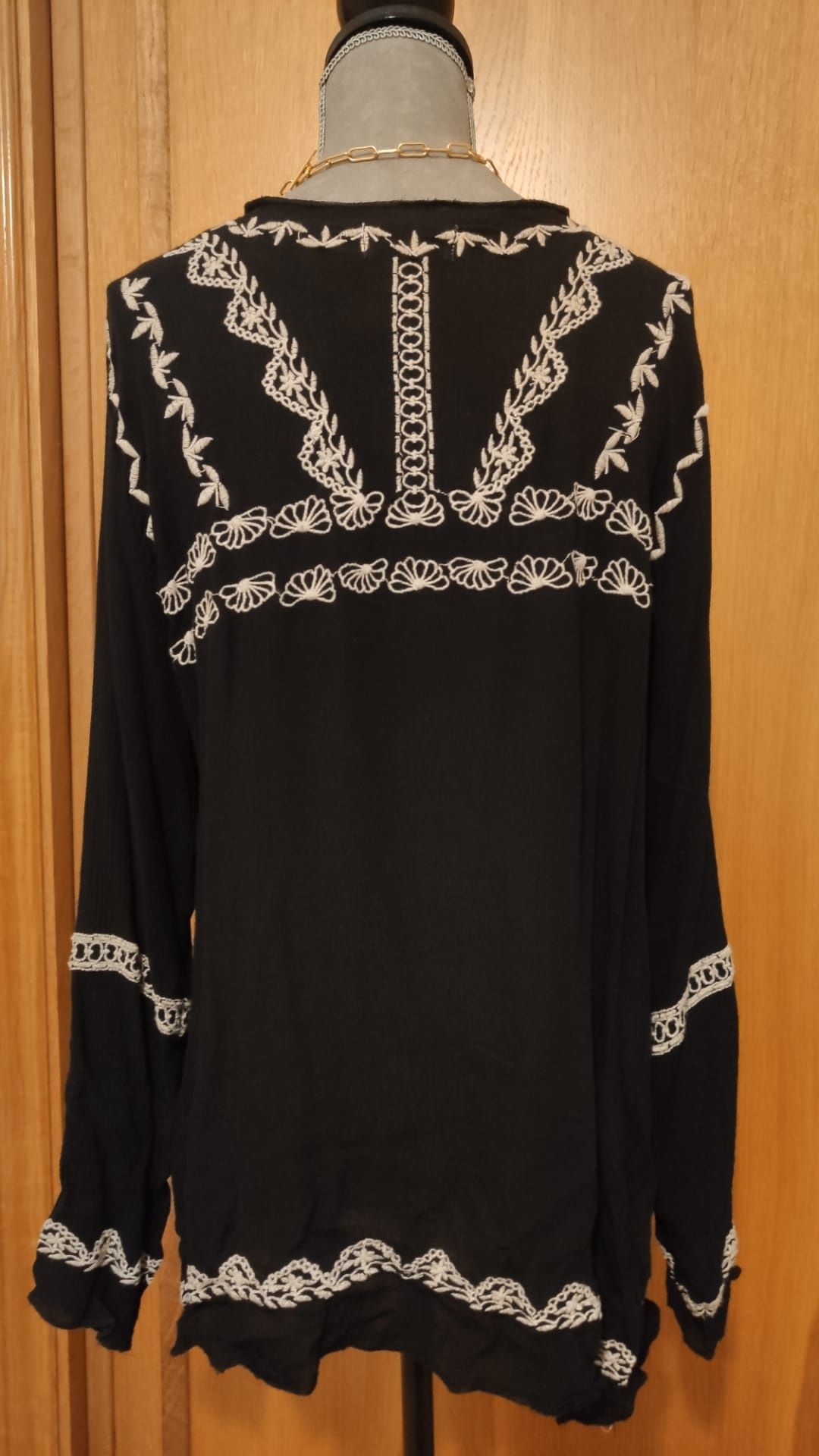 Casaco Pull & Bear com bordado (S)