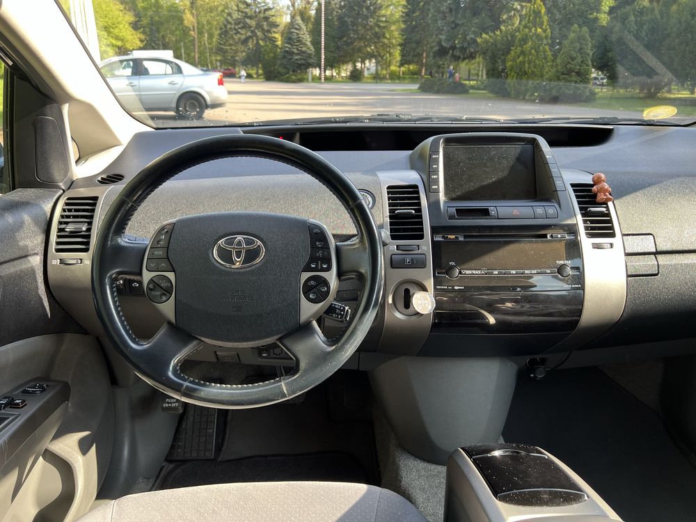 Toyota Prius - wynajem NISKI PRZEBIEG!