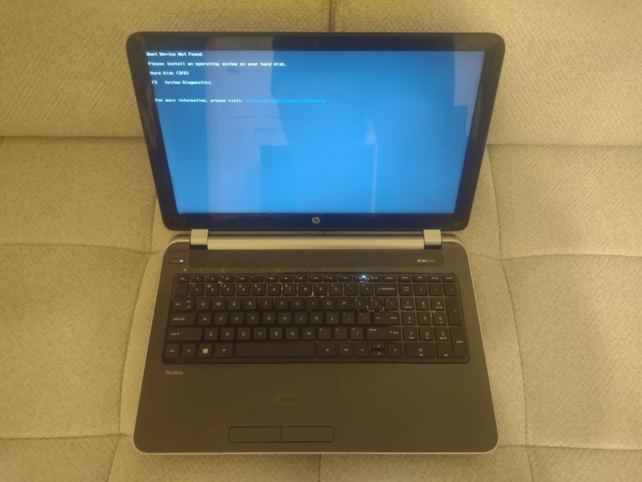 Trzy laptopy sprawne (HP, HP, Lenovo)