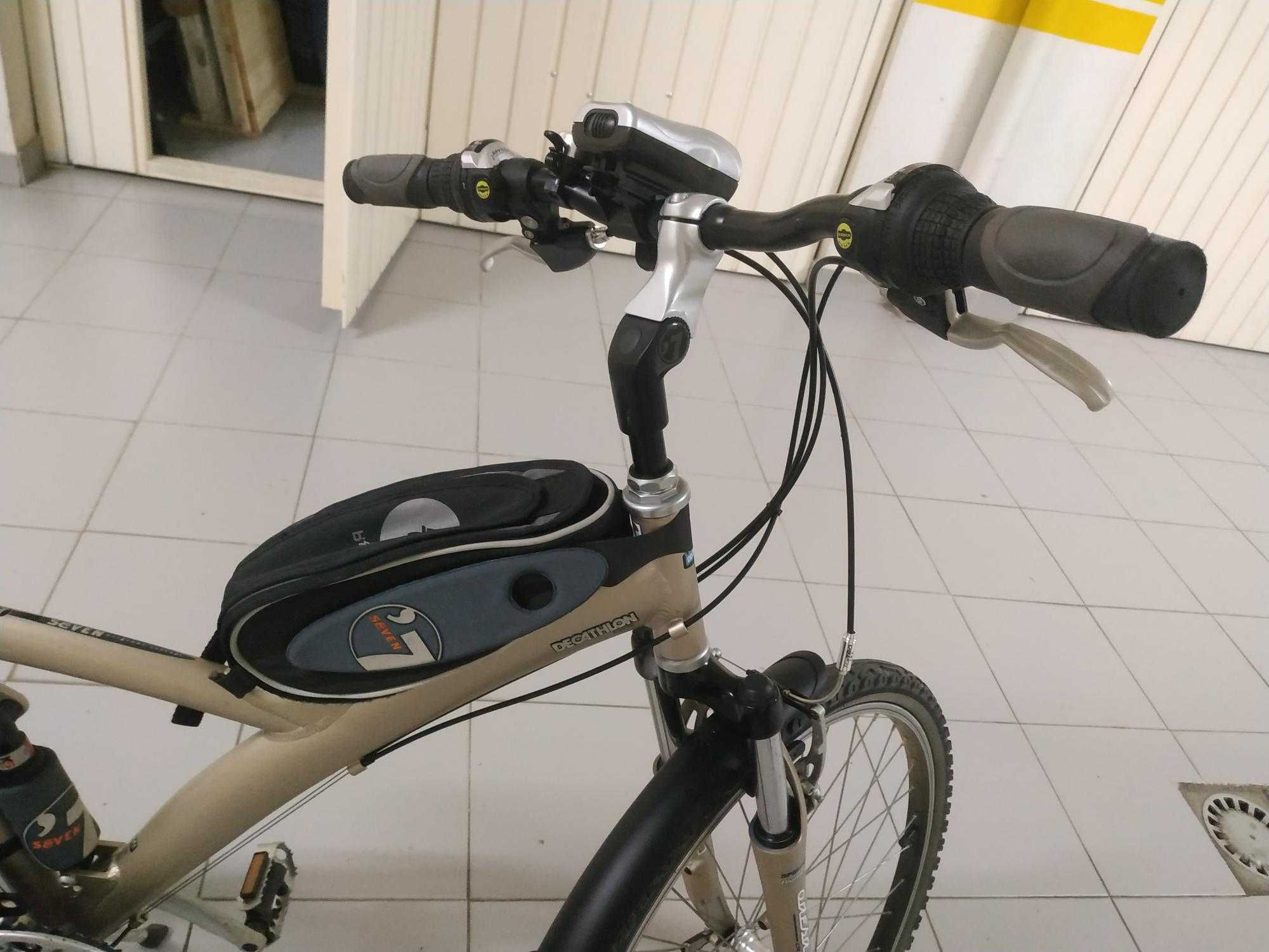 Bicicleta Decathlon Odesa bTwin Seven Clássica