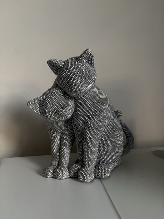 srebrna figurka kotki koty z cyrkoni