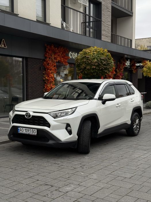 Продам Toyota Rav 4 2020