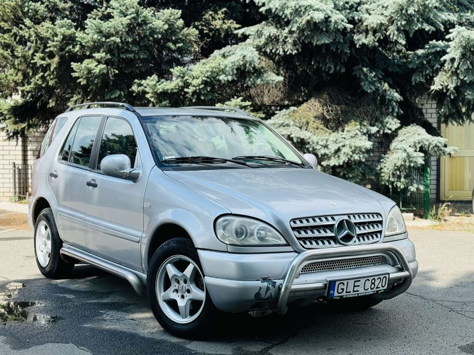 Продам автомобіль Mercedes ML повний привод в хорошем состоянии