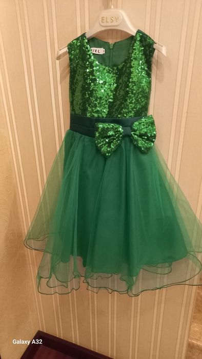 Святкові дитячі сукні