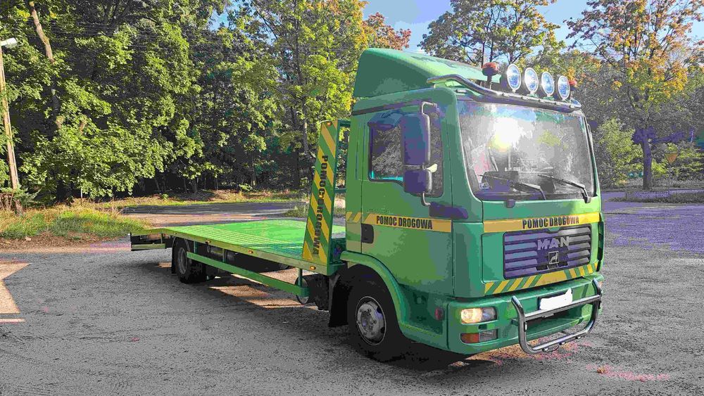 Autoholowanie auto laweta  transport pojazdów i maszyn do 7 T