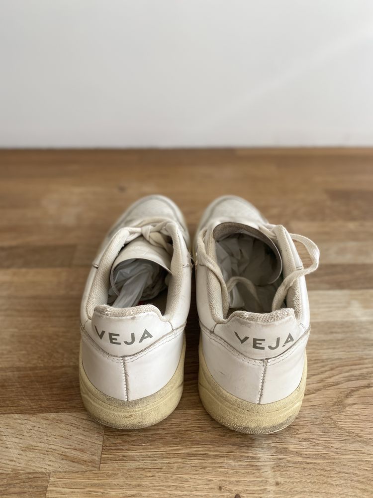 Veja V10 Leather All White