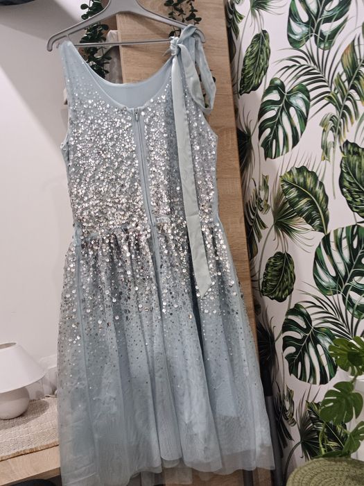 Elegancka sukienka w cekiny