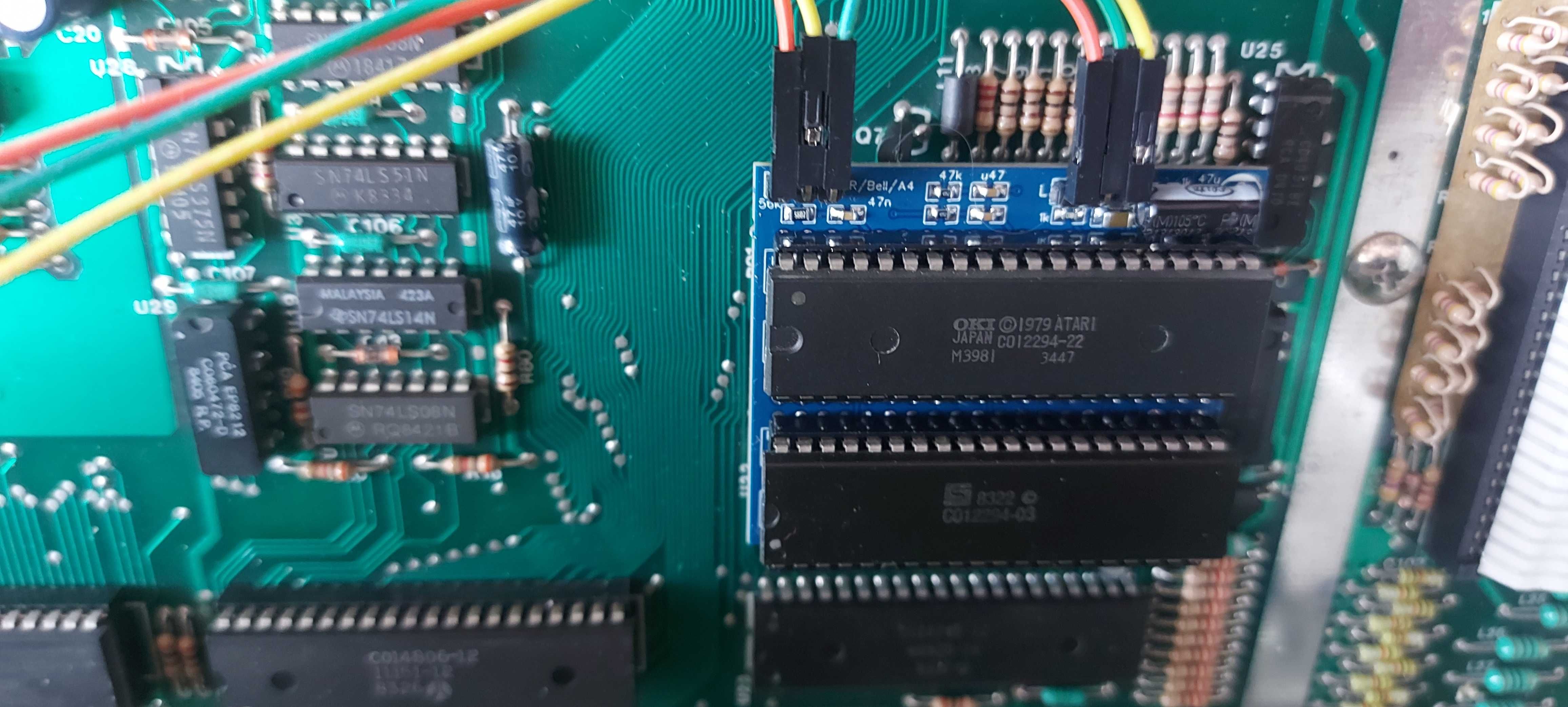 ATARI 800XL, stereo na Pokeyach, Sophia 2, AVG Cart i dużo dodatków