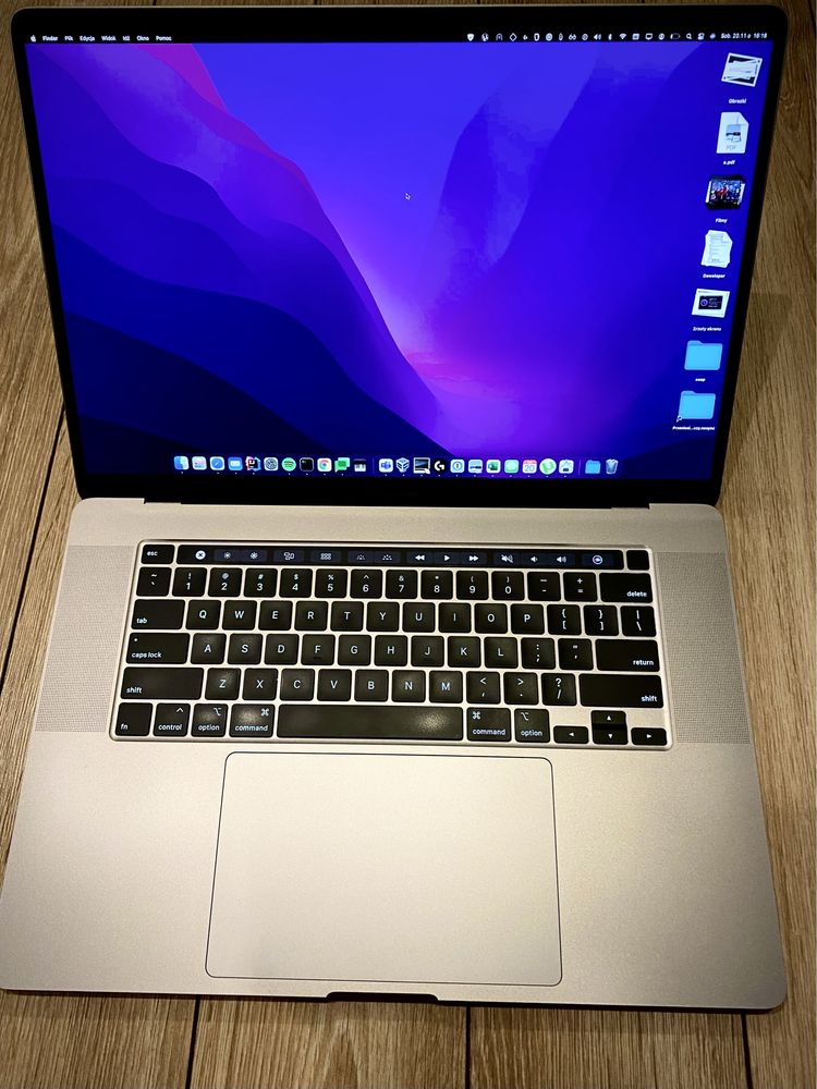 MacBook Pro 16" 2.3 GHz i9 32GB / 1TB AMD Radeon 5500 4GB